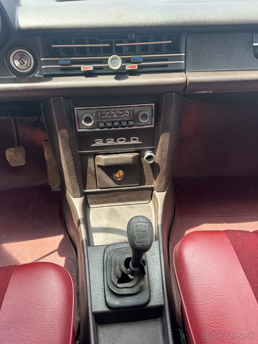 Mercedes W115 220d - 7