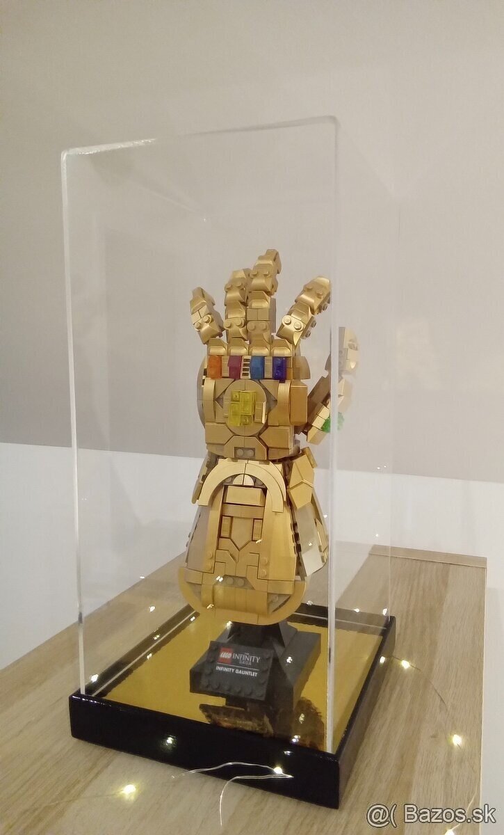 Vitrína z plexiskla pre model v mierke 1:8 - 7