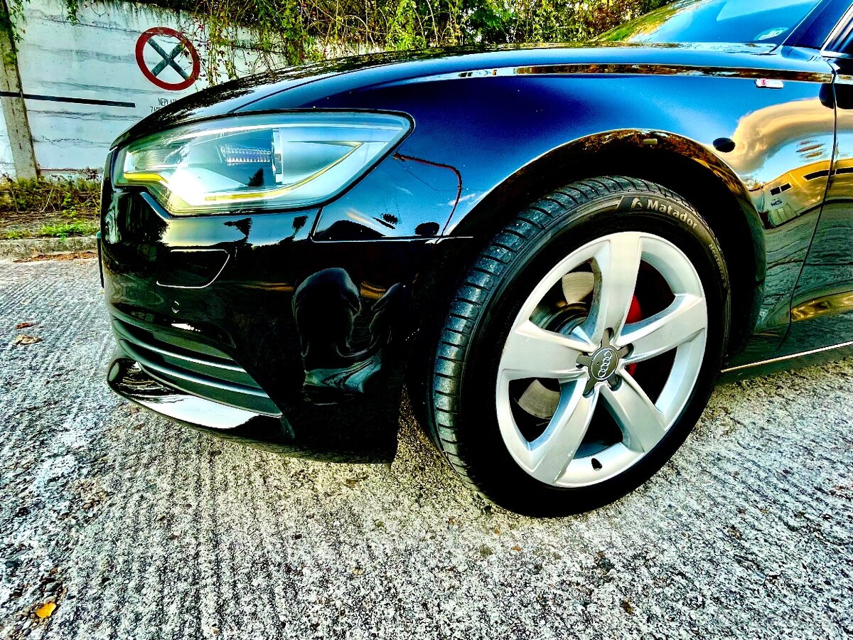 Audi A6 sedan 2,0L - 7