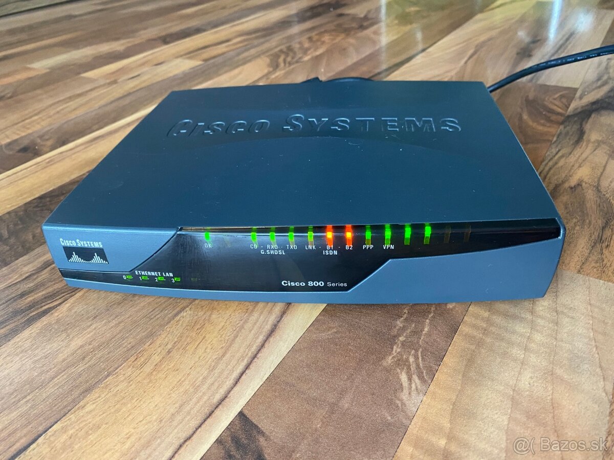 Router Cisco 870 - 7