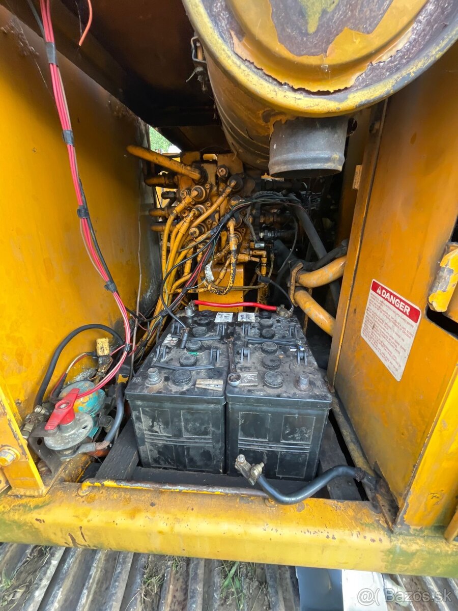 Pásový bager Hyundai 130LC - 7