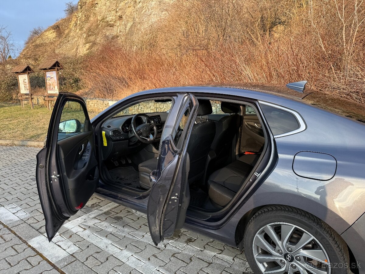 Predám Hyundai i30 fastback 1,4 T-GDi - superstav - 7