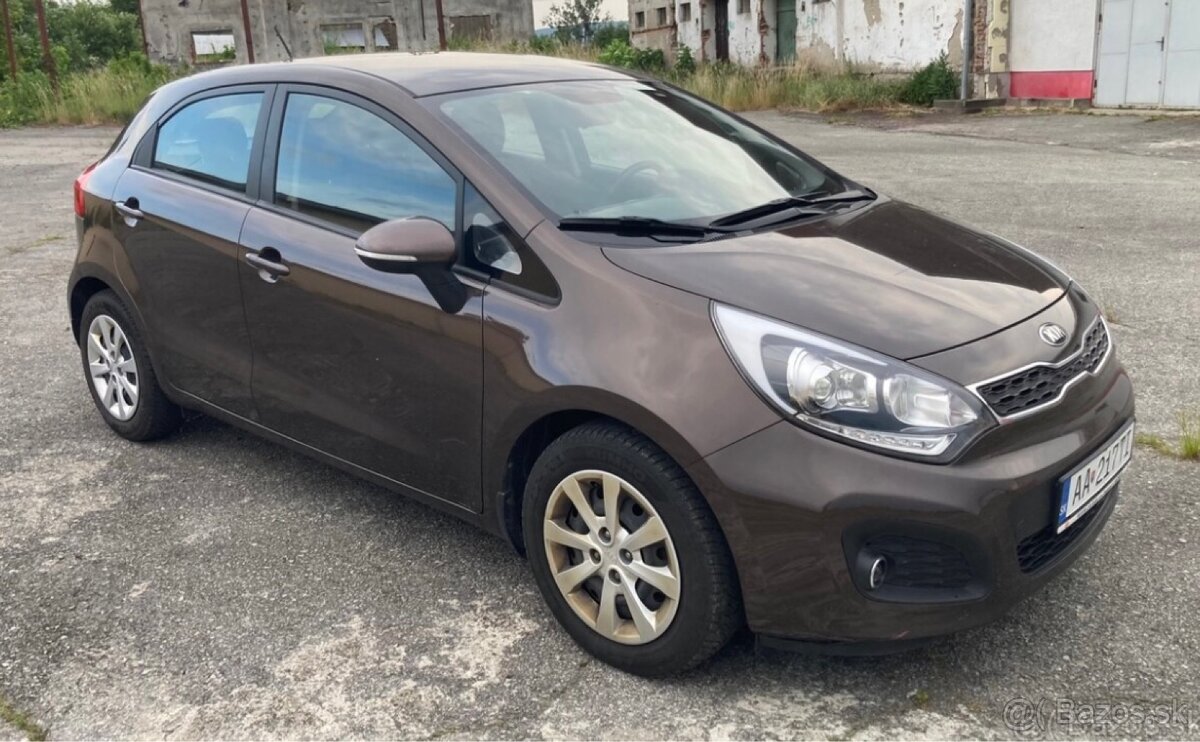 KIA RIO 1.2 benzín 62kW 2015 92 000 km - 7