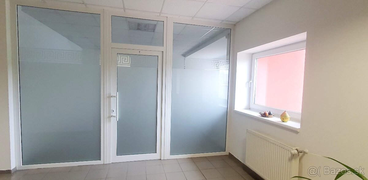 Kancelárske-obchodné priestory-centrum Prievidza - 7