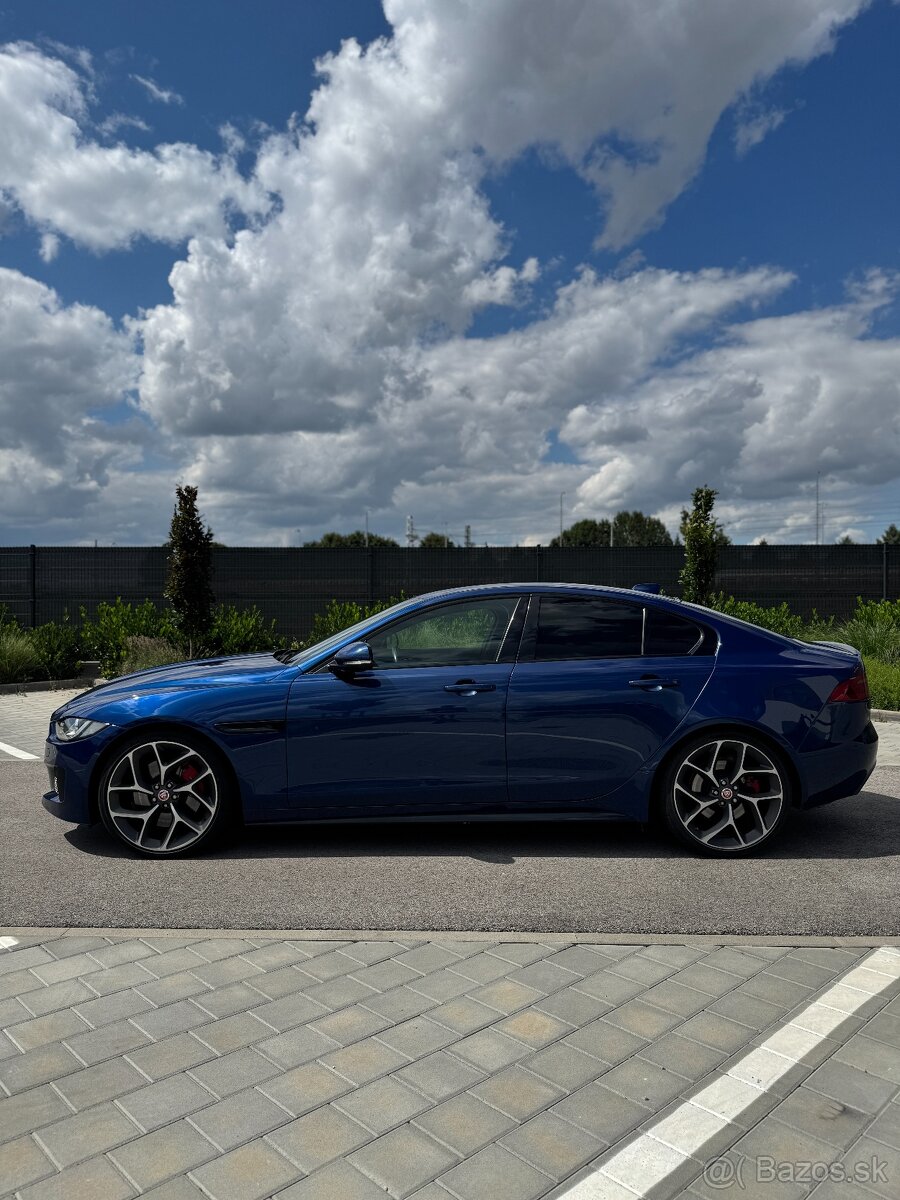 Jaguar XE S V6 340k - 7