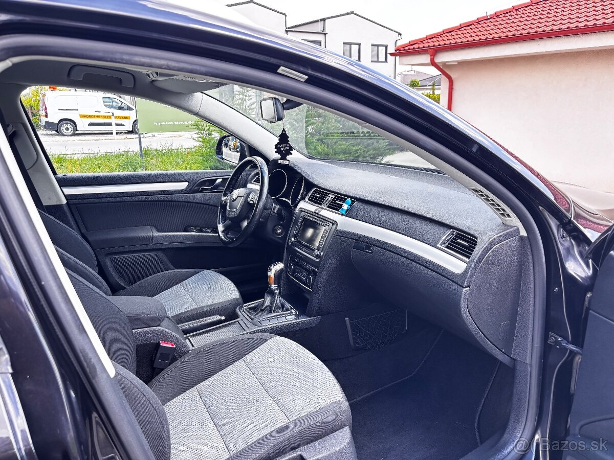 Škoda Superb Combi 1.6TDI 77kw Greenline - 7