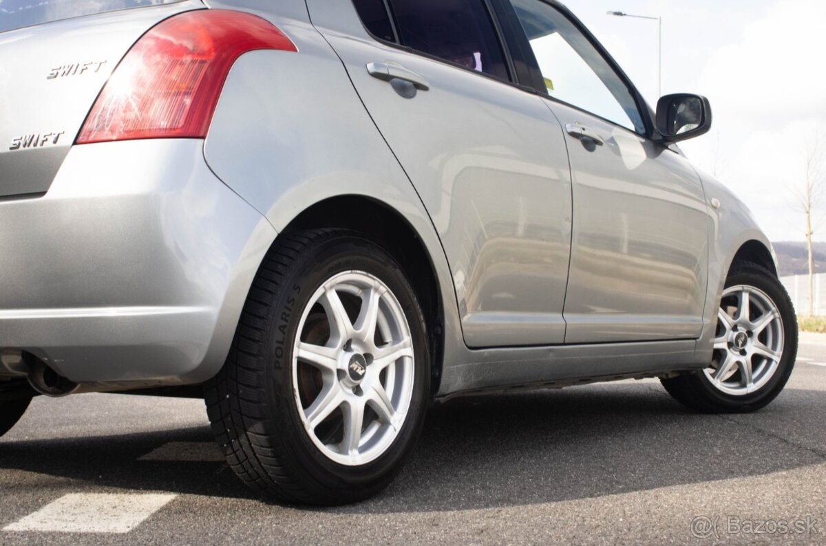 Suzuki Swift 1.3 benzin / TOP VÝBAVA / - 7