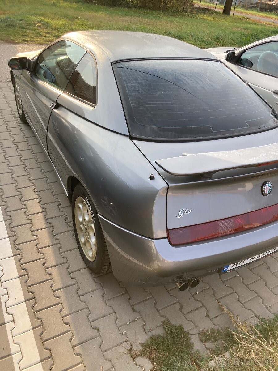 Predám Alfa Romeo gtv 1,8 benzin 112000km - 7