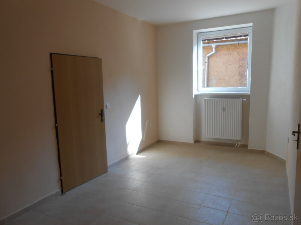 Kancelária až do 142m2 s parkovaním - 7