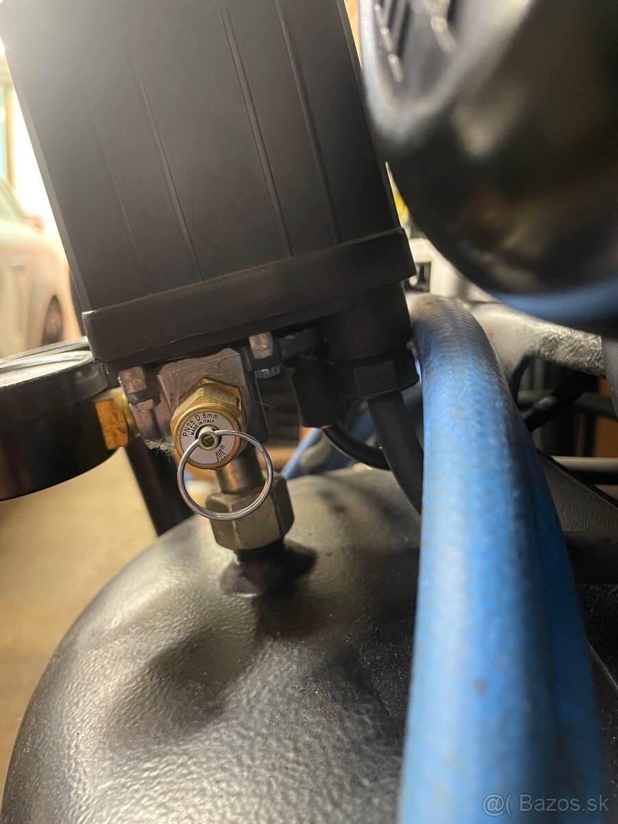 Vzduchový 2-valcový kompresor 230v 2,2kw - 7