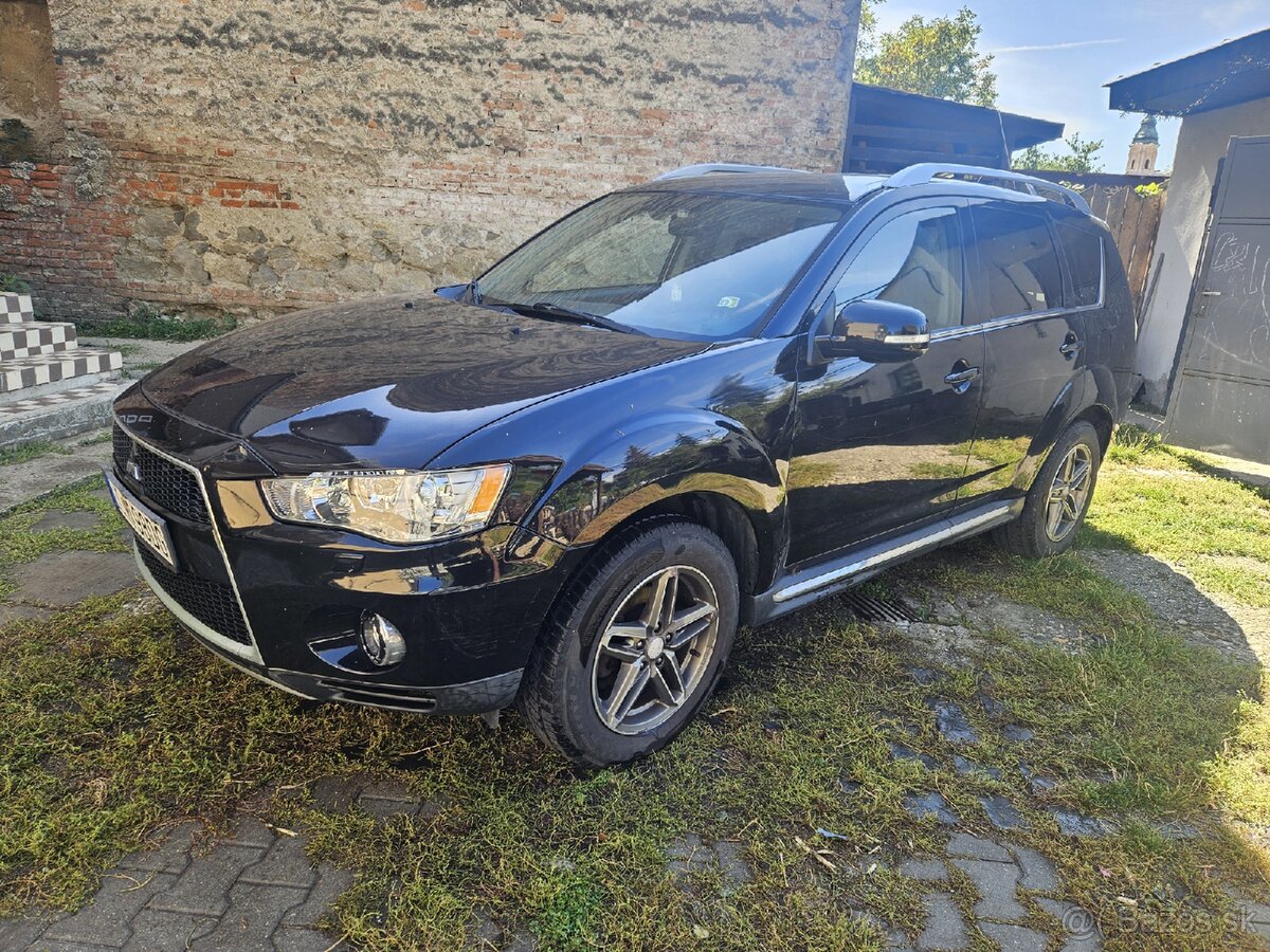 Mitsubishi Outlander 2.2 - 7