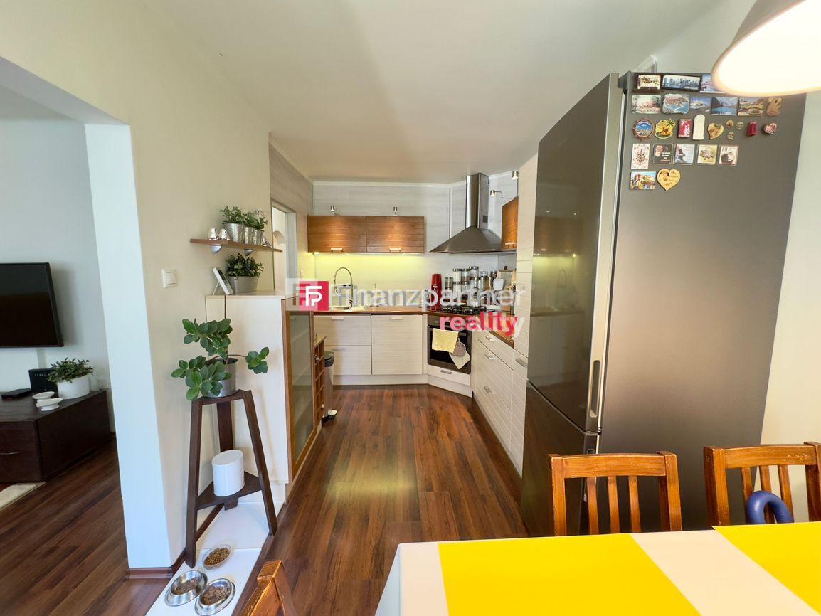 Na predaj priestranný 4-izbový byt Boriny - 7