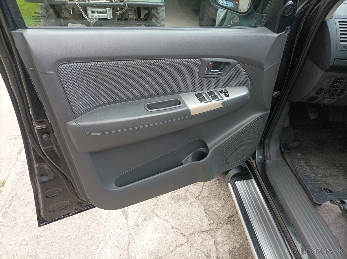 toyota Hilux 3.0 4x4 - 7