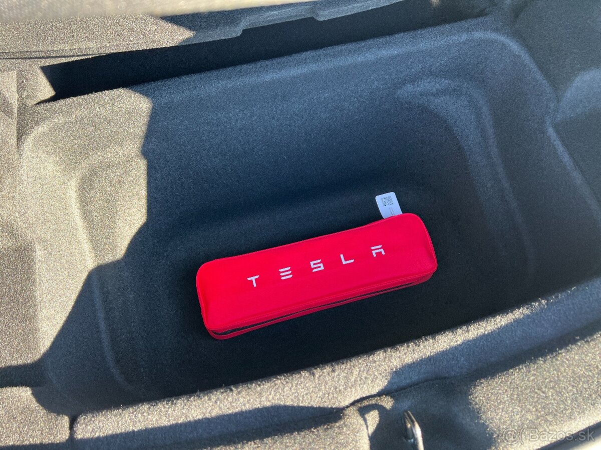 TESLA MODEL Y PREMIUM LONG RANGE ALL-WHEEL DRIVE - 7