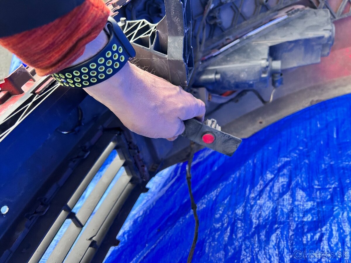 VW Passat B7 přední nárazník - 7