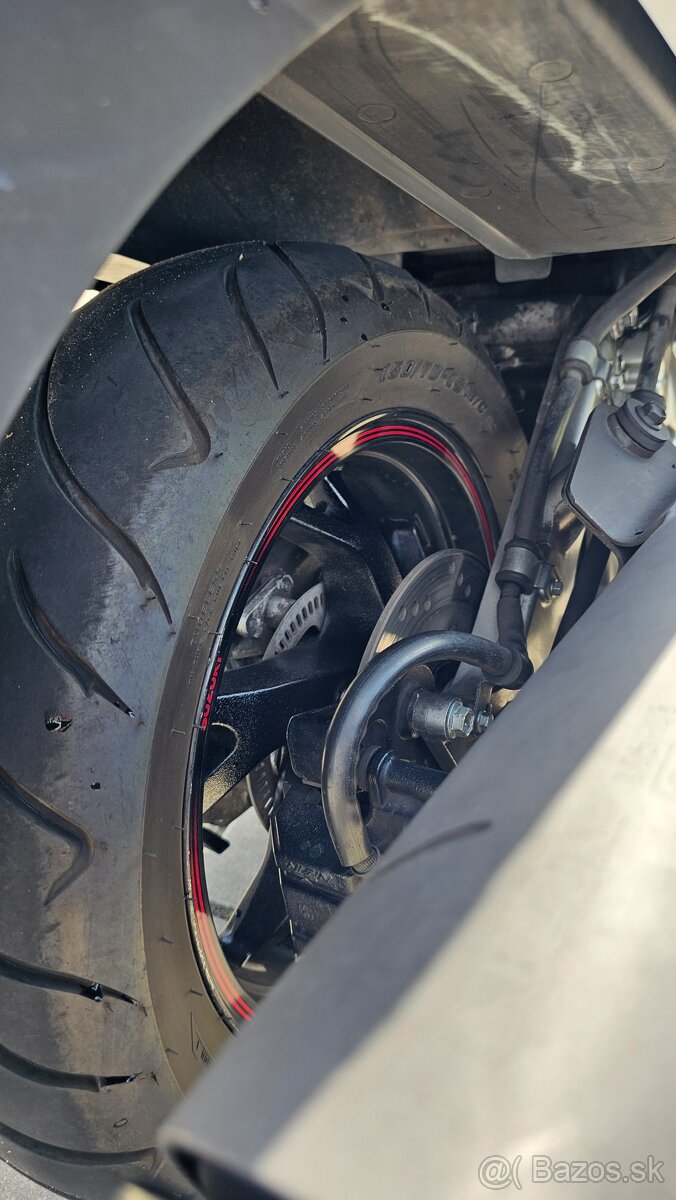 Suzuki Burgman 400 - 7