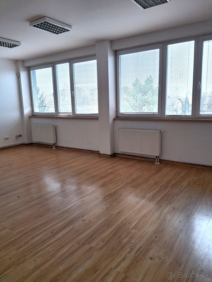 Prenájom kancelárií o výmere 80 m2 ul. Bytčická - 7
