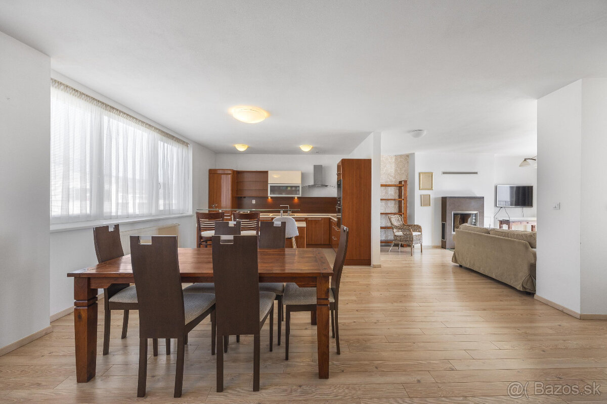 Priestranný mezonet v tichej lokalite s krbom - 7