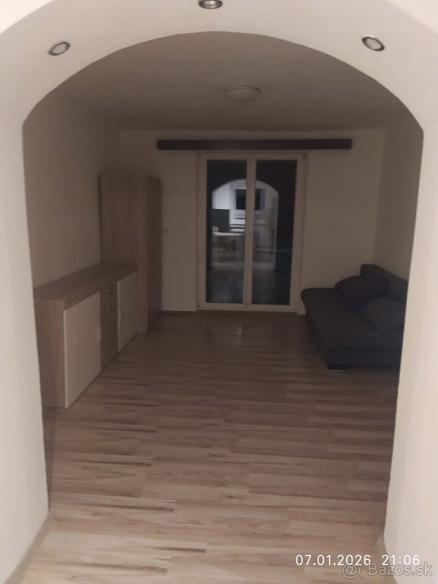 Ponúkam 2-izbovy byt do prenajmu - 7