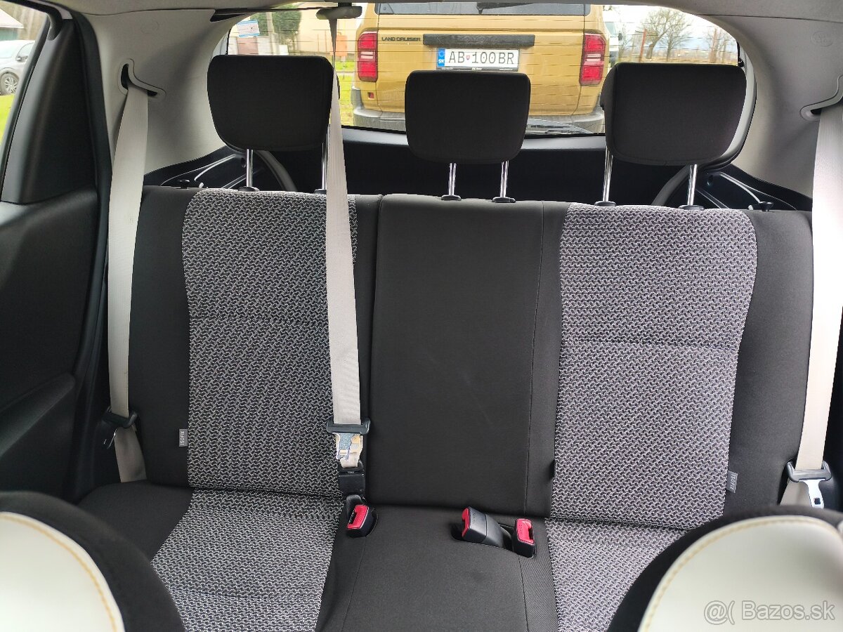Toyota Yaris - 7