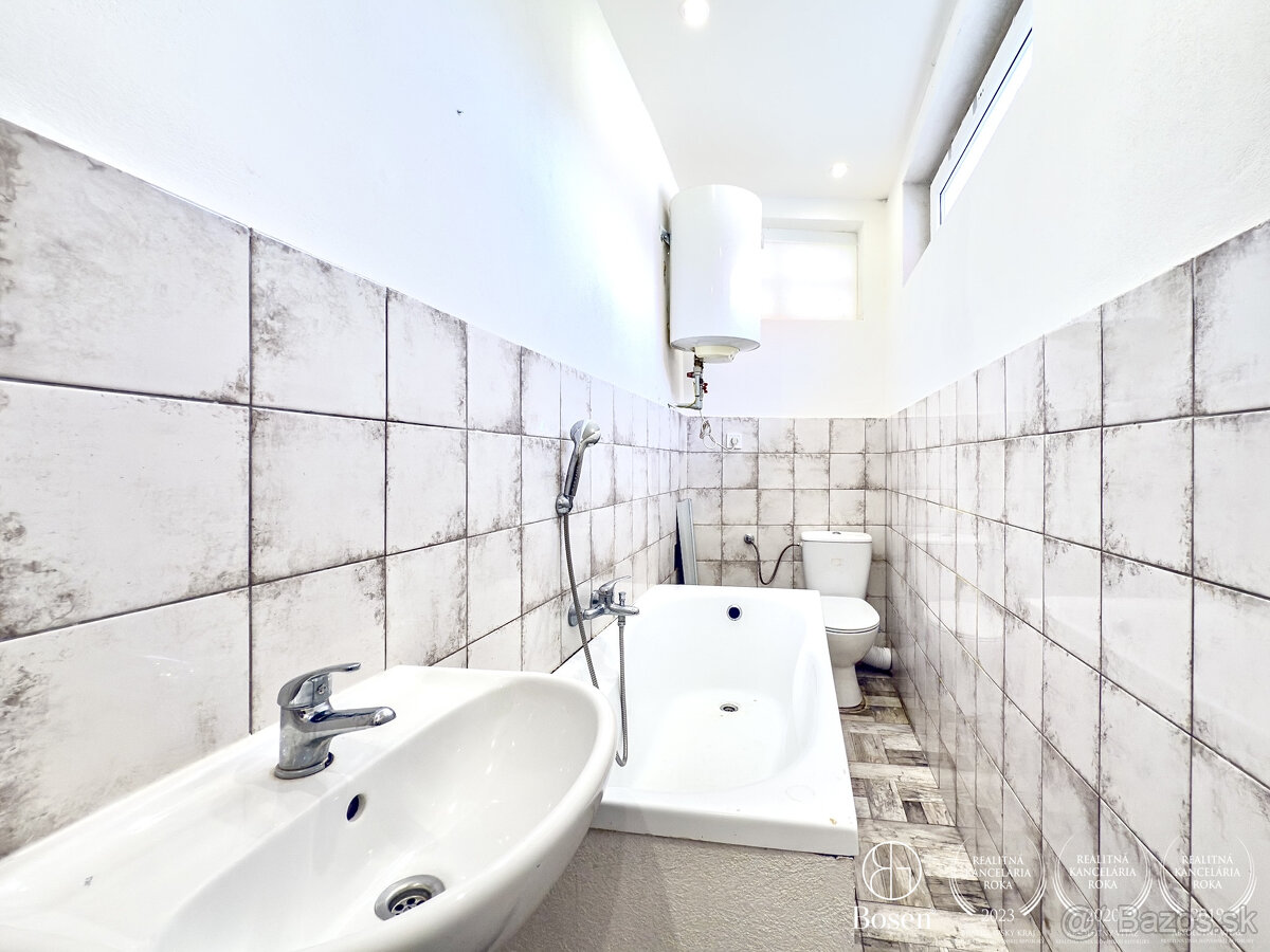 BOSEN | 2x Rodinný dom na pozemku 1462m2, Radzovce - 7