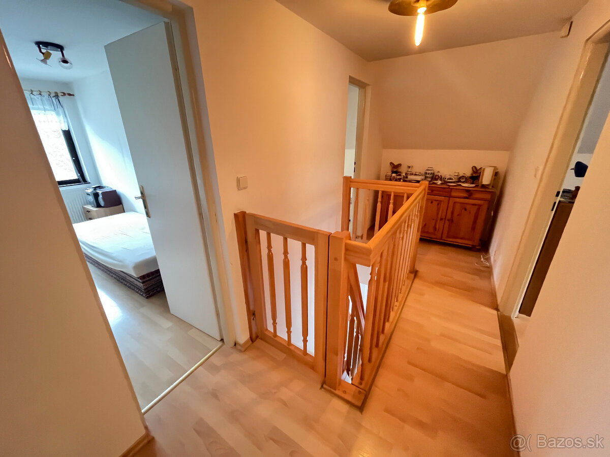 RD (4+1) s garážou a 1259 m2 pozemkom v Hubine - 7