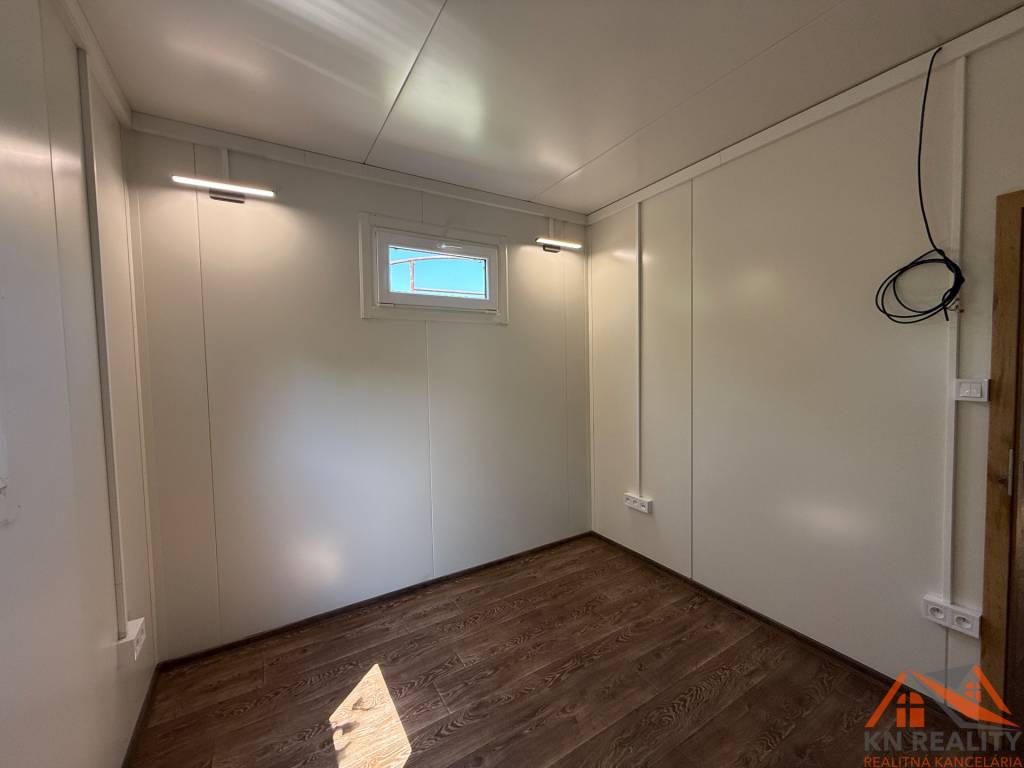 Výborná ponuka Podnikateľský priestor pri hlavnej ceste Kom - 7