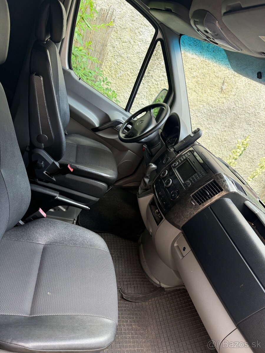 Mercedes-Benz Sprinter - 7