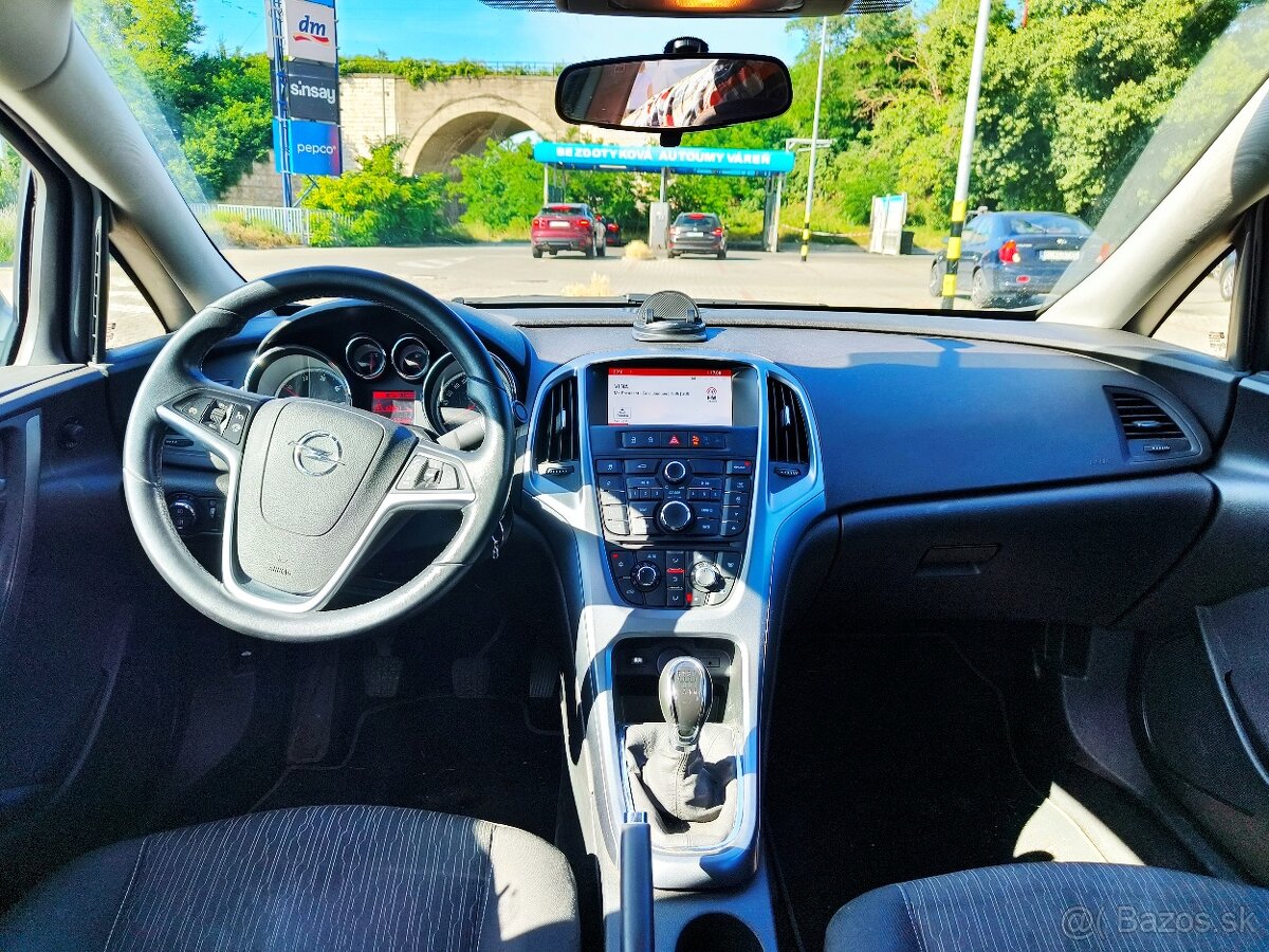 Predám Opel Astra 2016, len 100000km, diesel sedan - 7