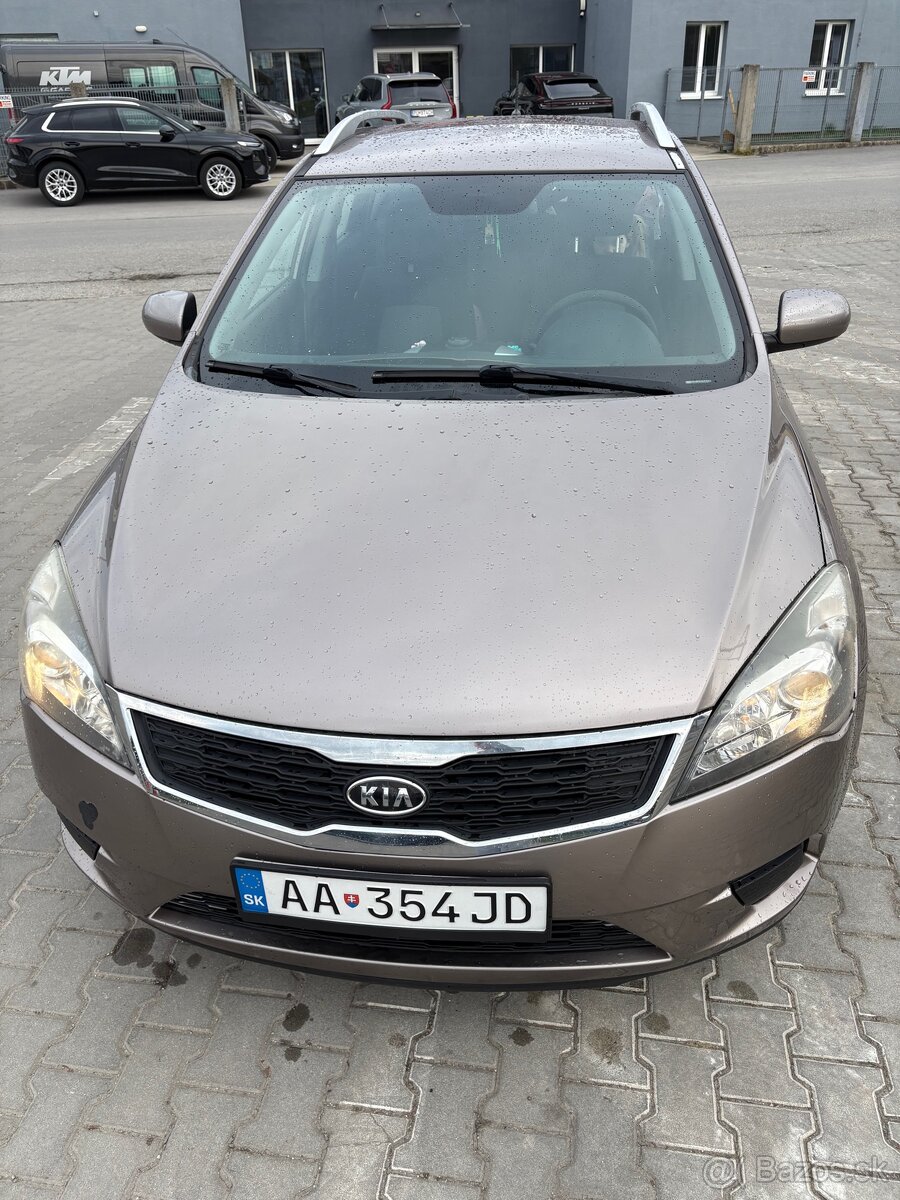 KIA Ceed 1.4 benzín combi - 7