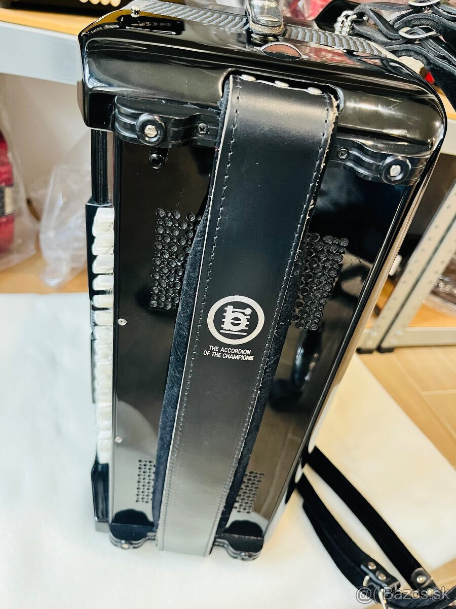 Predám profesionálny akordeón Borsini Wienna 374- 96 basový - 7