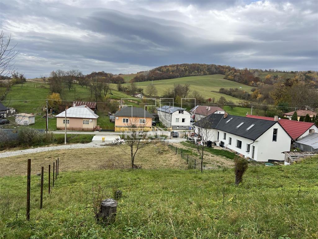 Veľký pozemok v centre obce Ďurďoš - 7