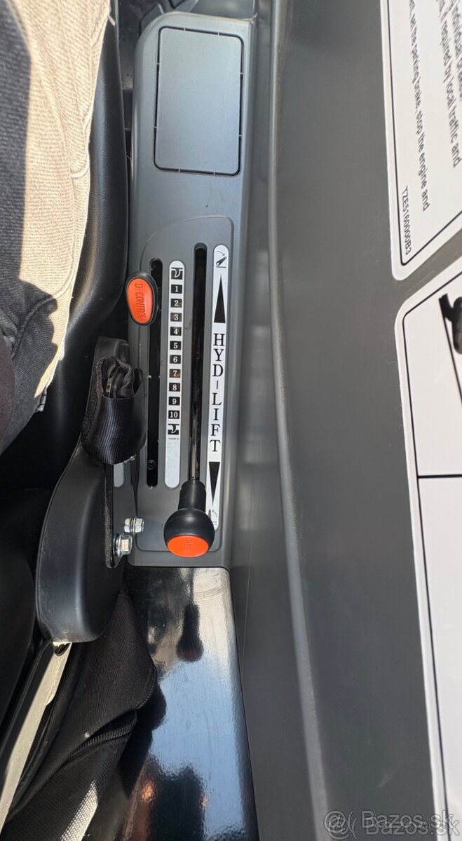 Traktor TYM5025Ch A/T +fekál s DPH - 7