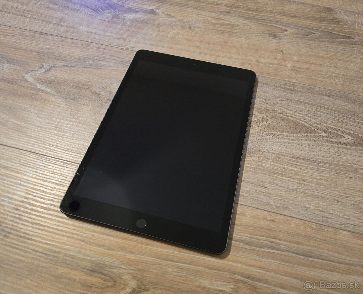 Apple iPad 8 32GB - 7