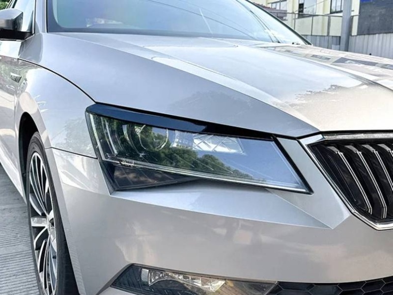 Mracitka SKODA SUPERB 3 - 7