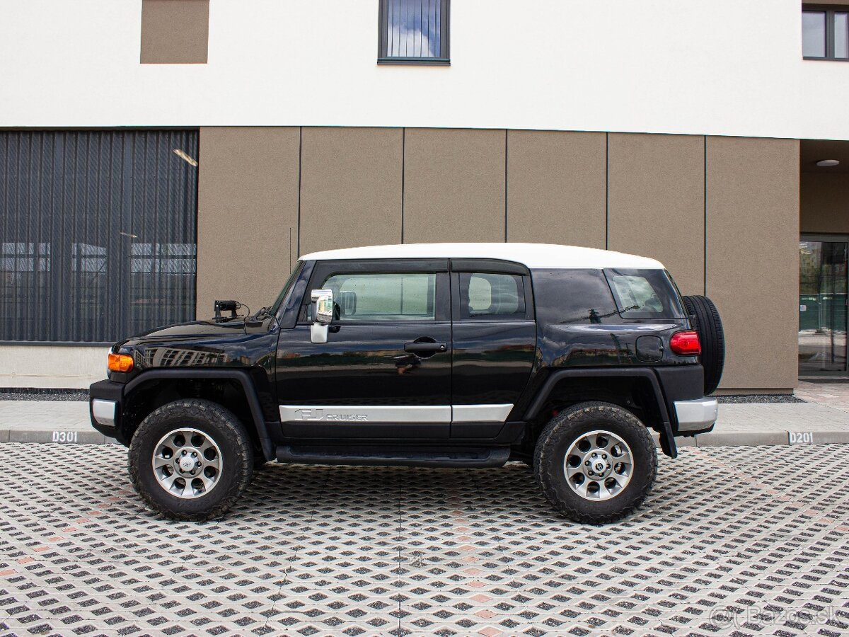 Toyota FJ Cruiser 4.0 - 7