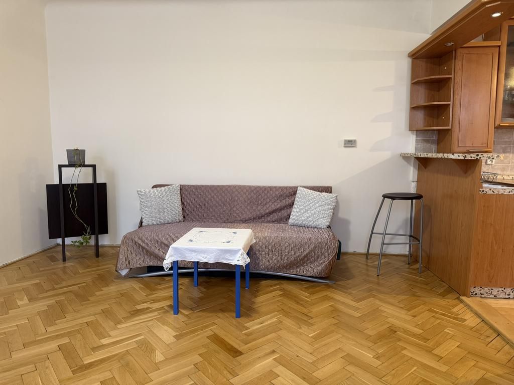 Praktický byt v širšom centre neďaleko Trnavského Mýta. Mest – foto 12