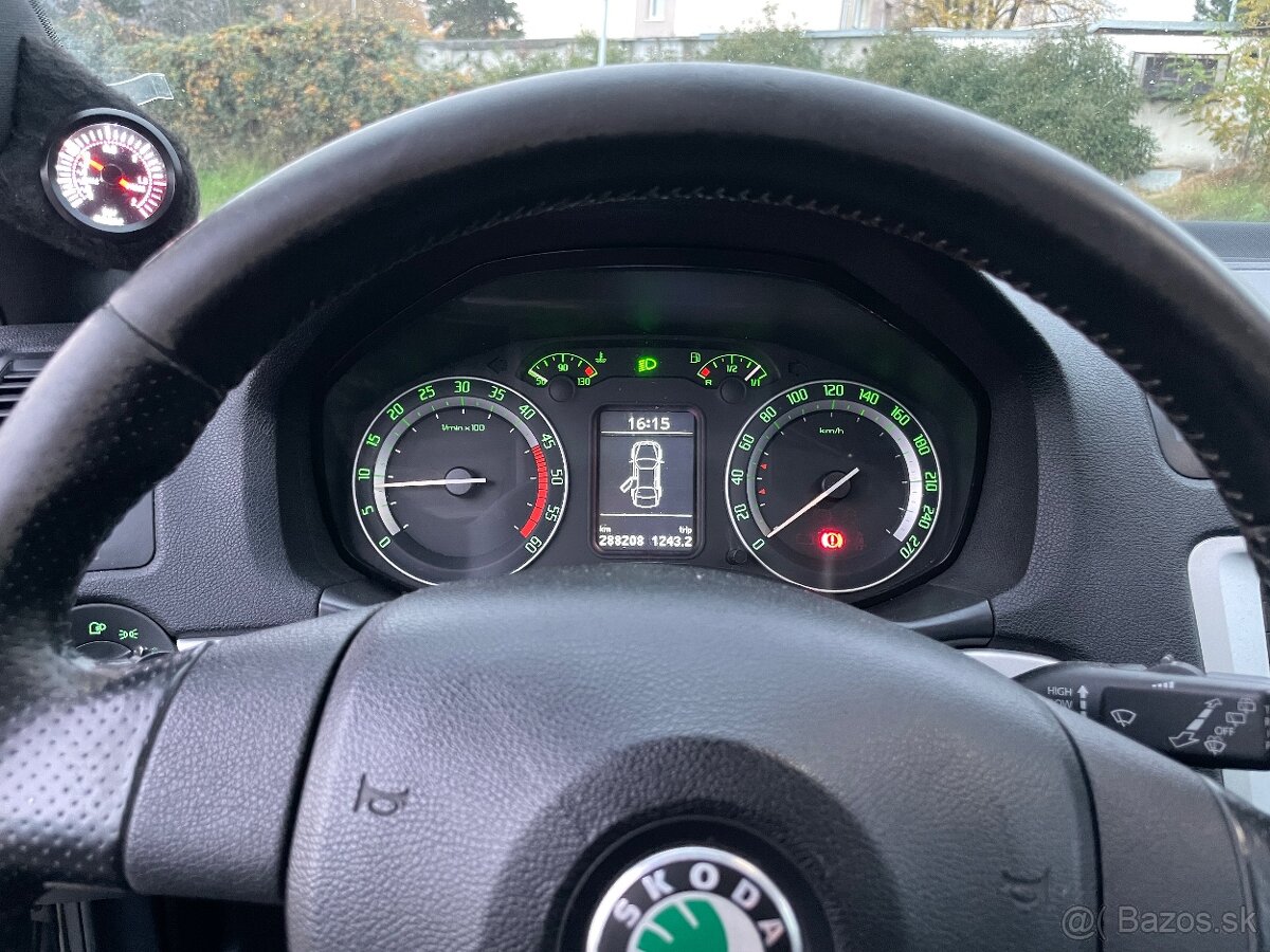 Octavia 2 RS 2007 2.0tdi Pd - 7