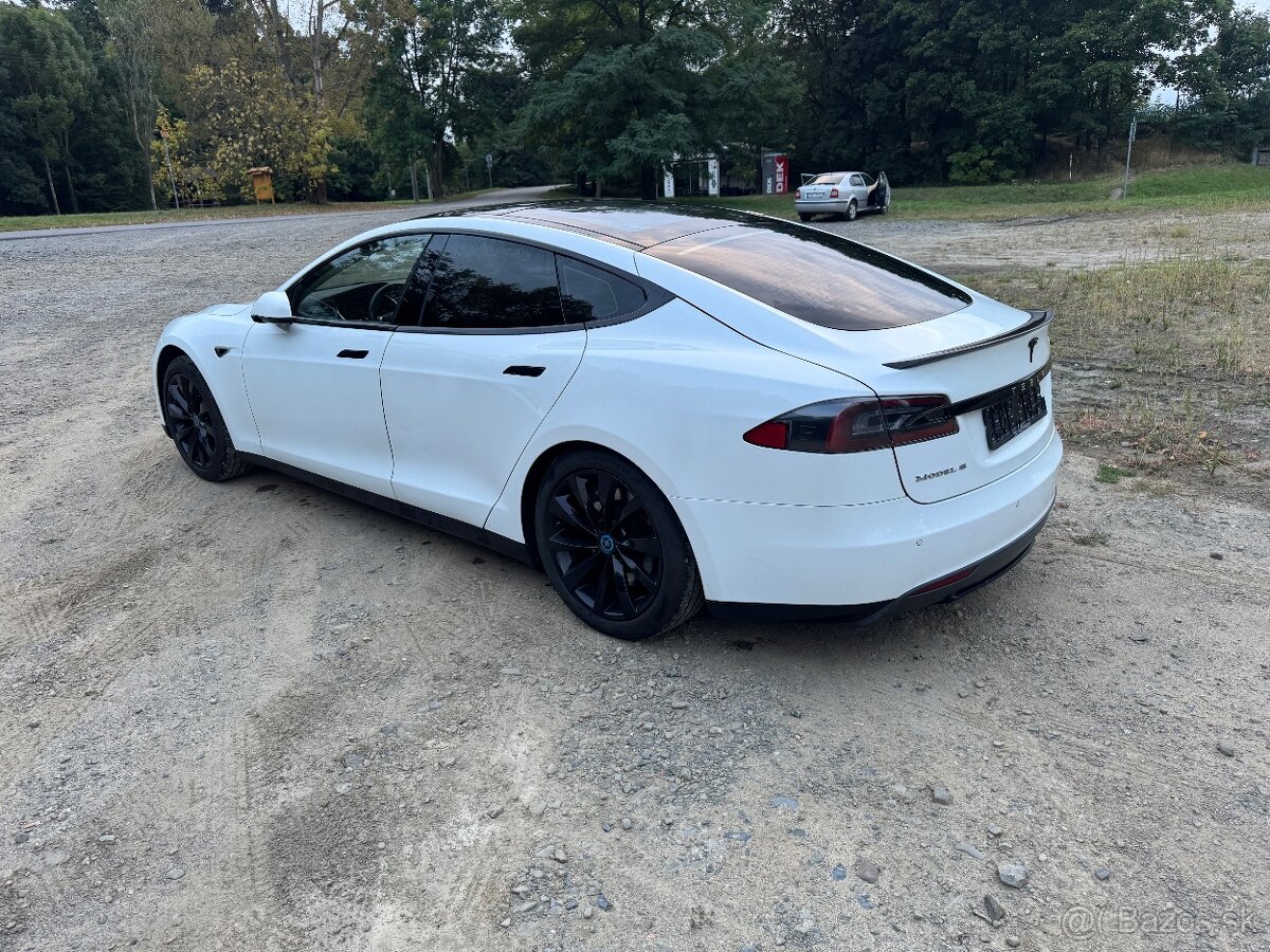 Tesla Model S P85 - Nabíjení ZDARMA - 7