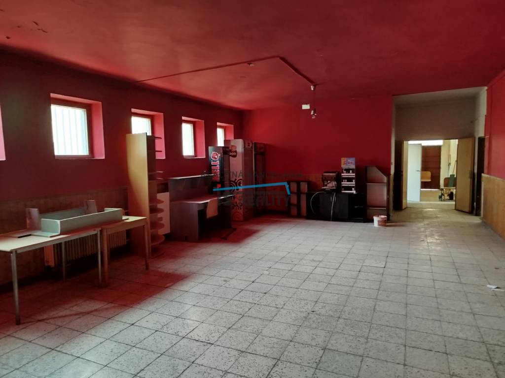 Na predaj podnikateľské priestory v obci Plášťovce - 7