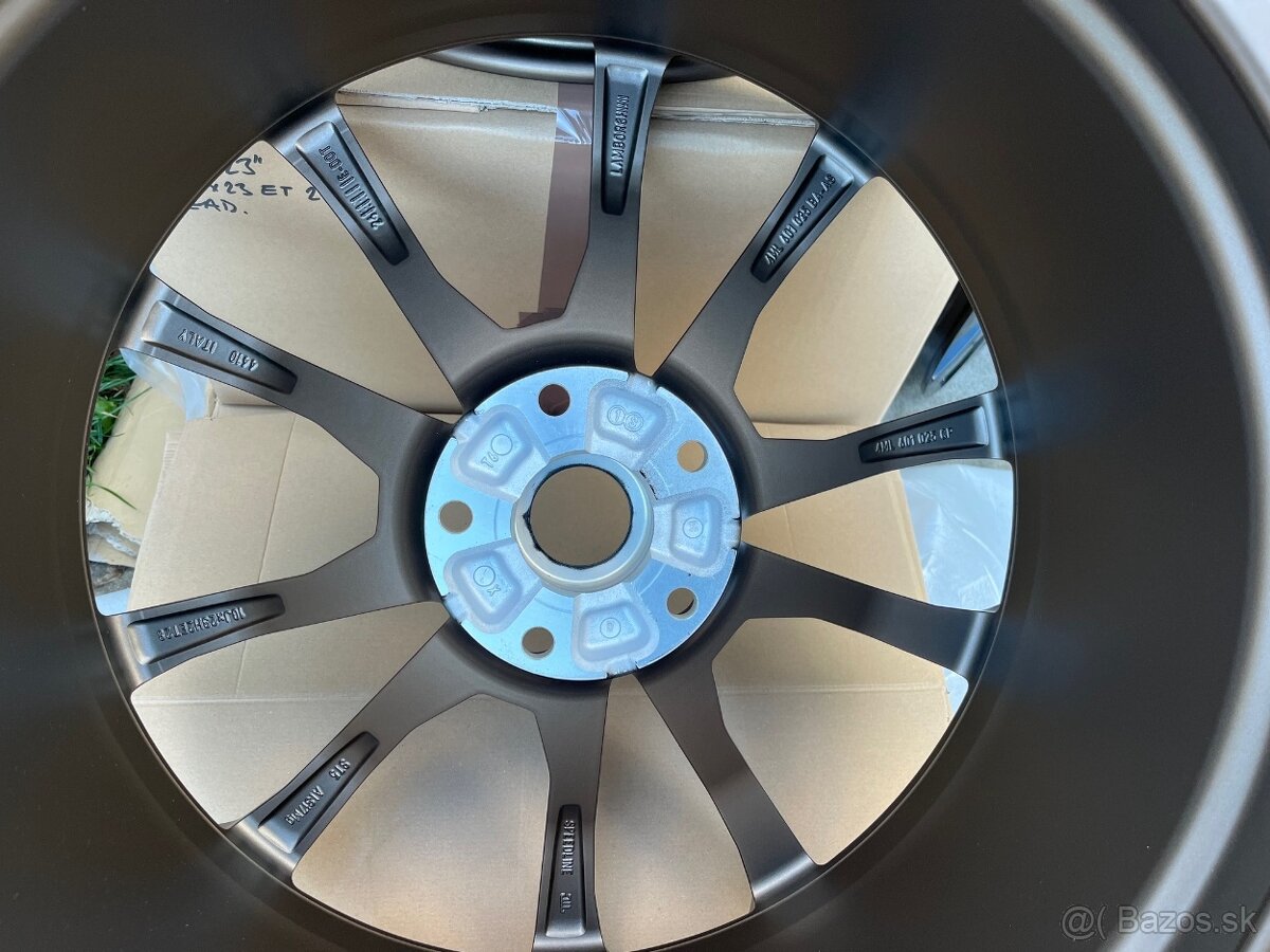 LAMBORGHINI URUS 23" Bronze, nové, originál - 7