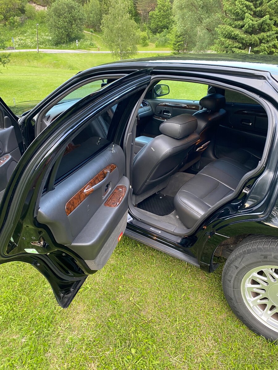 Lincoln towncar - 7