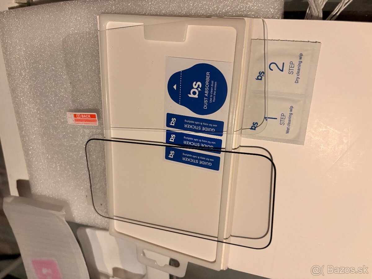 Ochranné sklo Apple Iphone 17Pro,17, 16Pro a 13 - 7