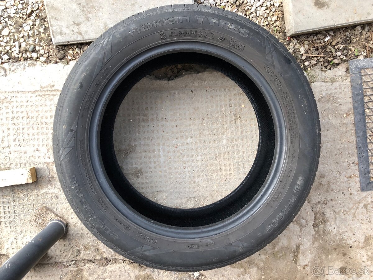 Predám pneumatiky NOKIAN 205/55 r16 - 7