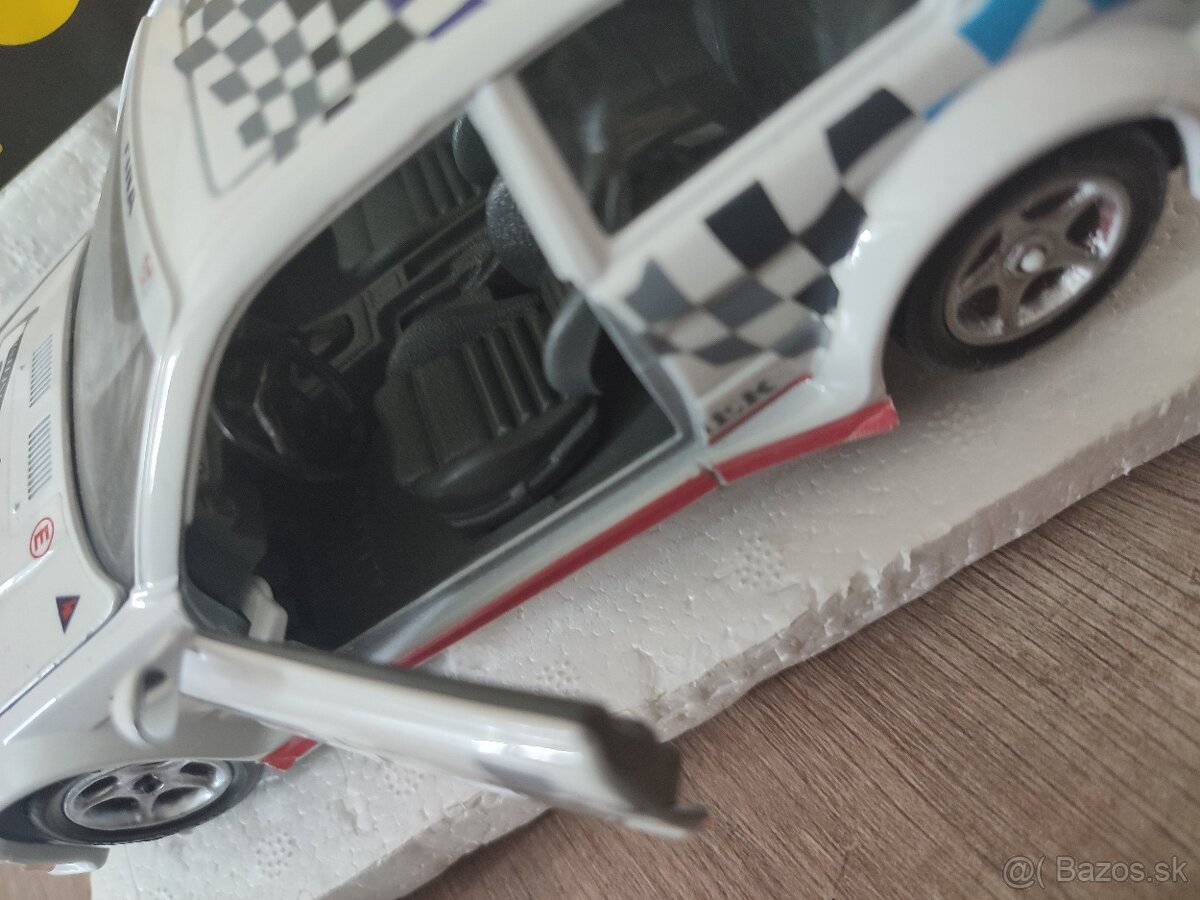 BMW M3 Bburago 1:24 - 7