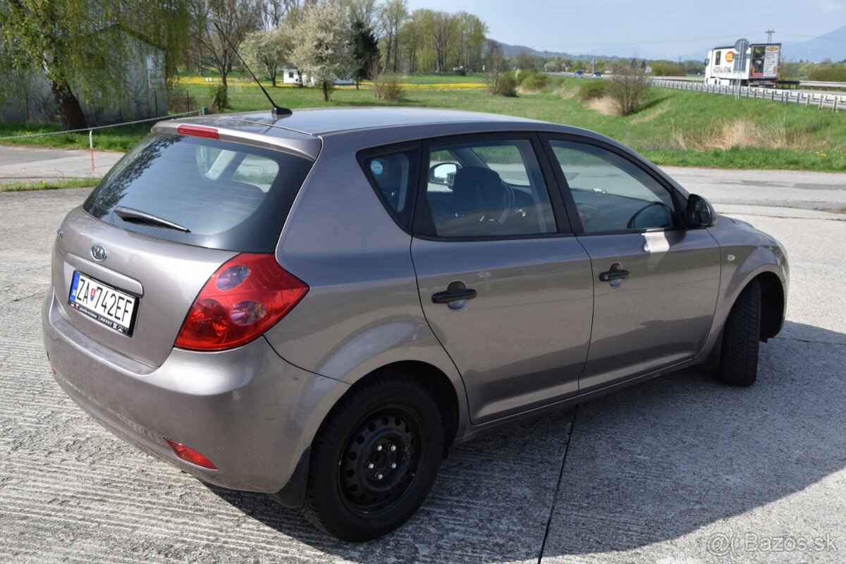 Kia Ceed SW 1.6 CRDi - 7
