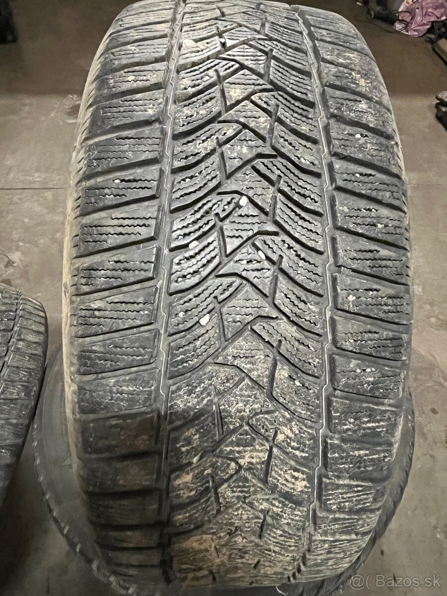 Zimne Dunlop 235/45 r18 - 7
