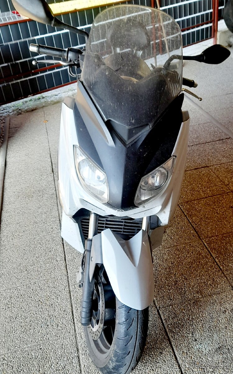 Yamaha xmax 125 - 7
