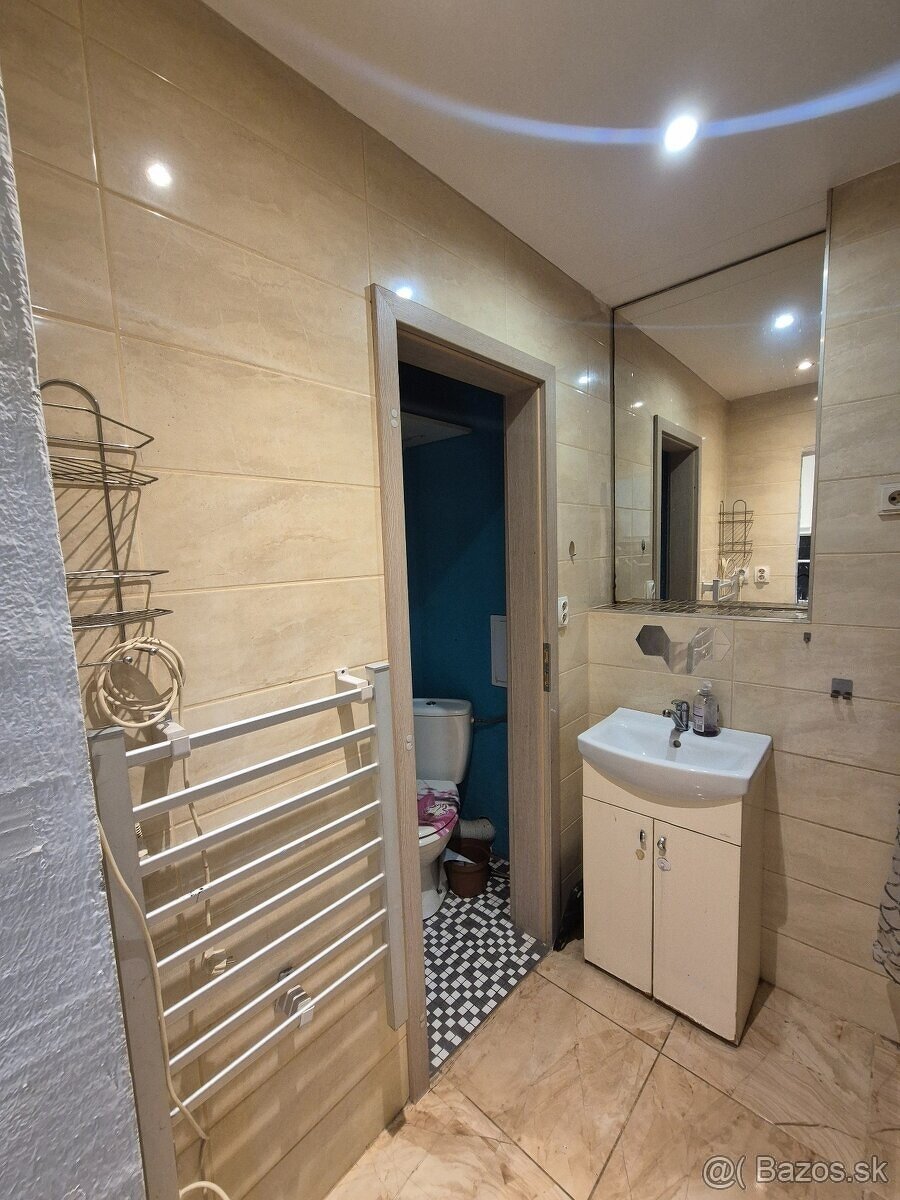 Predám 3 iz. byt na ul. Priateľstva v Komárne - 7