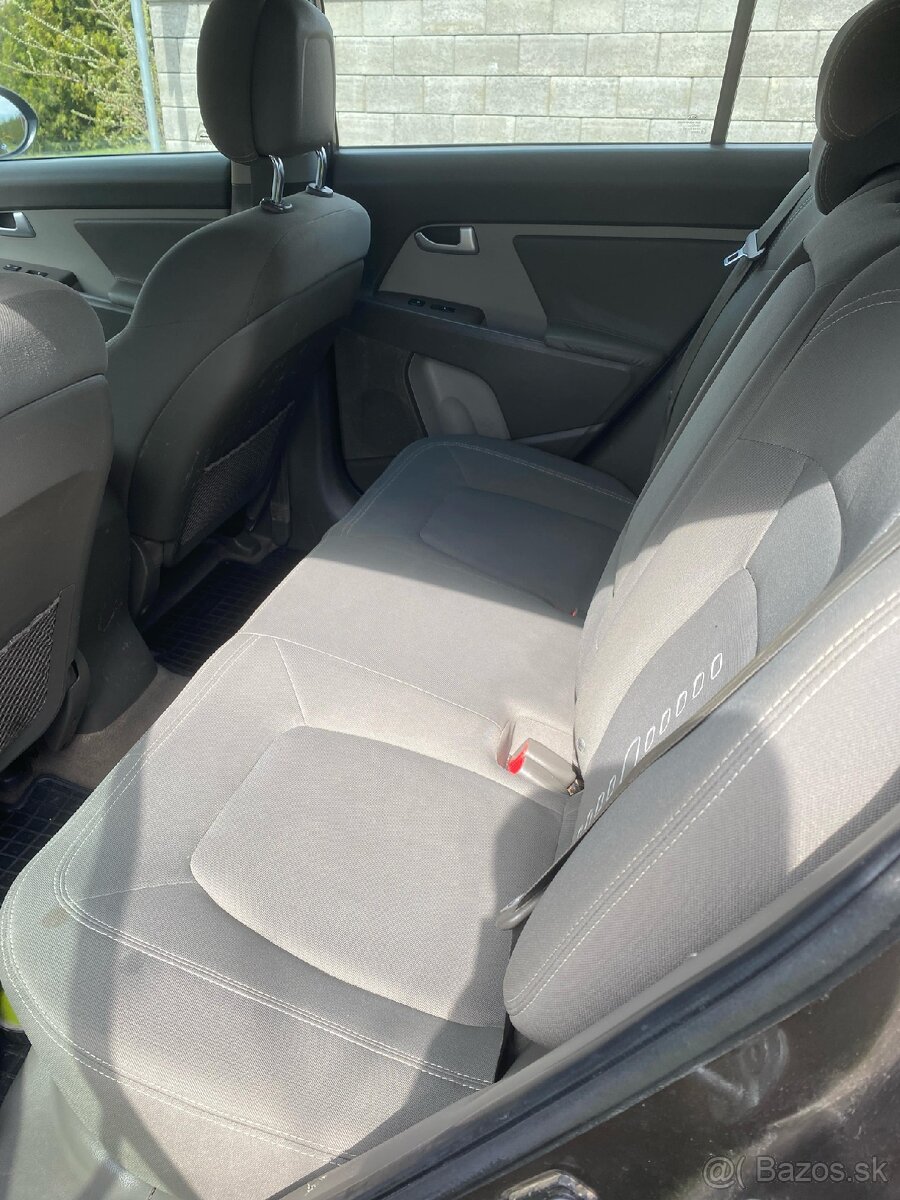 Kia sportage 2.0l crdi- nová stk ek - 7